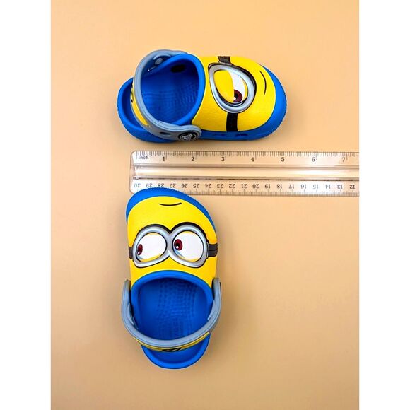 Crocs Toddler Despicable Me Minions Yellow Size C4 Classic Clogs - Picture 11 of 11